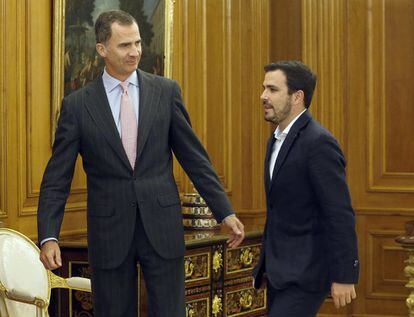 El Rey recibe al coordinador federal de IU, Alberto Garzón, en el marco de su ronda de consultas con las formaciones políticas parlamentarias, el 26 de julio de 2016.