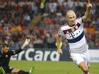 Robben celebra uno de sus goles al Roma.