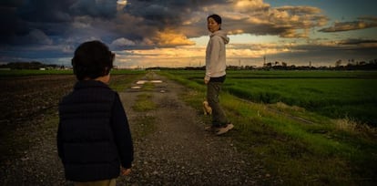 No es lo mismo abandonar a un niño en la calle que entregarlo en una institución. Lo primero es delito, dicen los especialistas.