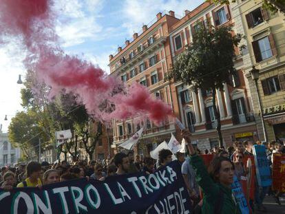 Manifestación en Roma contra Monti.