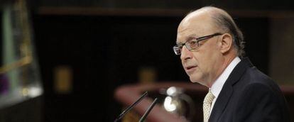 El ministro de Hacienda, Crist&oacute;bal Montoro, durante su intervenci&oacute;n en el Congreso.