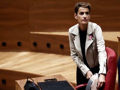 La presidenta del Gobierno de Navarra, María Chivite, en un pleno del Parlamento foral.