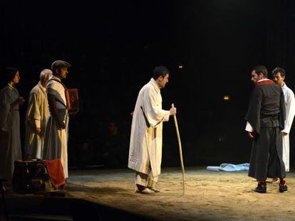 Julio Manrique, en el centro, junto a Marta Marco, Lluís Marco y Joan Garriga, a su izquierda, y Pablo Derqui y Borja Espinosa, a su derecha.