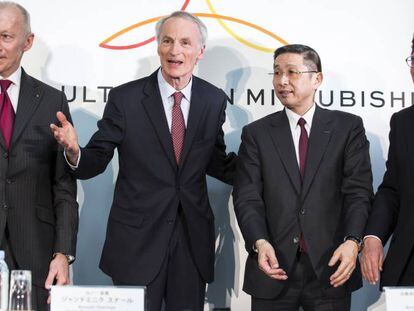 De izquierda a derecha, Thierry Bollore, CEO de Renault; Jean-Dominique Senard, presidente de Renault y al frente del nuevo consejo; Hiroto Saikawa, presidente de Nissan Motor; y Osamu Masuko, presidente de Mitsubishi Motors.