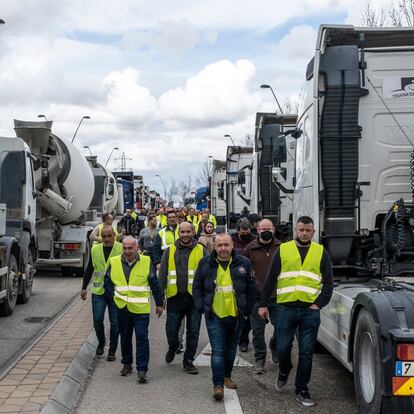 Protesta de transportistas en el polígono Los Gavilanes de Getafe, Madrid, el pasado 21 de marzo.