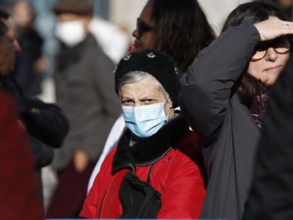 Una mujer con mascarilla, el pasado día 5 en el centro de Madrid.