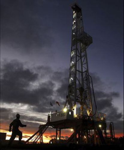 Pozo petrolífero de YPF en la provincia argentina de Neuquen.