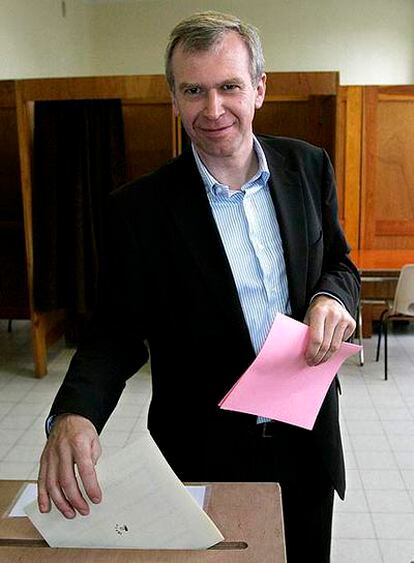 El líder de la lista del partido cristianodemócrata flamenco CD&V por el Senado, Yves Leterme