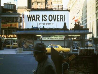 &#039;&iexcl;La guerra ha terminado! (War Is Over!)&#039;, de Yoko Ono y John Lennon. 1969.
 Valla publicitaria instalada en Times Square, Nueva York