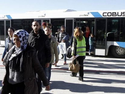 Fotografía facilitada por Interior de la llegada de un grupo de 33 refugiados sirios, el pasado junio.