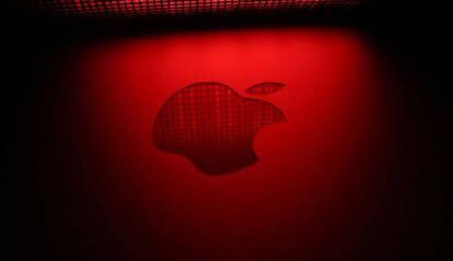 Logotipo de Apple de color rojo