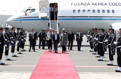 El presidente colombiano, Juan Manuel Santos, llegó por la tarde a la Ciudad de México para asistir al homenaje