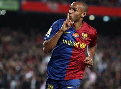 Thierry Henry festeja un gol con el Barcelona esta temporada.