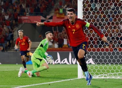España recobra el mando ante Escocia y avista la Eurocopa