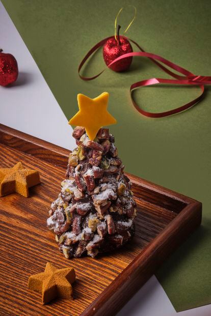 Árbol de Navidad de chocolates y frutos secos de Casa Cacao Girona.