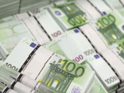 Billetes de 100 euros en un banco
