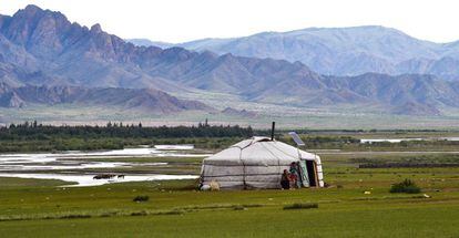 Una yurta en medio de la estepa. Mongolia