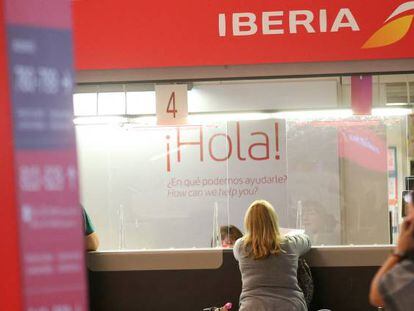 Un mostrador de Iberia en el Aeropuerto de Barajas (Madrid).