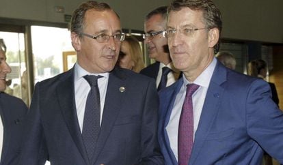 El ministro de Sanidad, Alfonso Alonso, y Alberto N&uacute;&ntilde;ez Feij&oacute;o, presidente gallego, en septiembre.