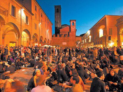 Fiesta de estudiantes en Bolonia (Italia).