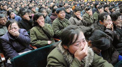 Más lloros desconsolados en otro de los duelos multitudinarios en Pyongyang.