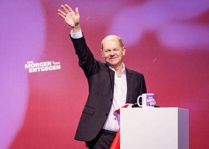 El próximo canciller alemán, Olaf Scholz, este sábado en el congreso de los jóvenes socialdemócratas en Frankfurt.