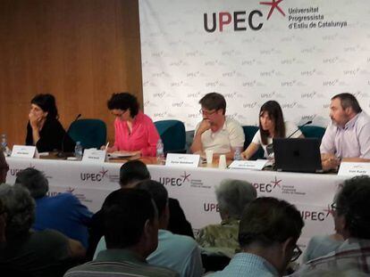 De izquierda a deercha, Anna Gabriel, Marta Rovira, Xavier Domènech y Núria Parlon este mediodía en la UPEC.