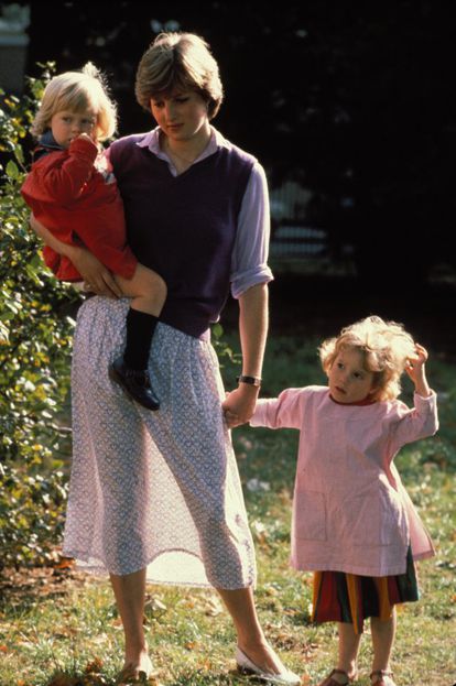 Una de las primeras fotos de Diana de Gales, en 1980 tomada poco después de saberse que era la novia del príncipe Carlos. Entonces ella trabajaba en una guardería.