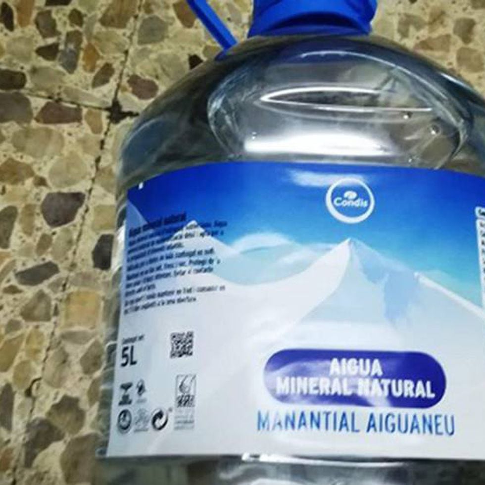 Salud Pública también retira las garrafas y botellas de agua de la