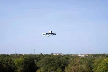 Un dron de Amazon en el cielo de Texas.
