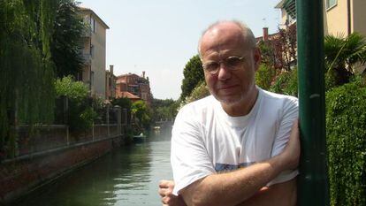 Marco M&uuml;ller, exdirector del Festival de Cine de Venecia y nuevo director del de Roma, fotografiado en la ciudad de los canales. 