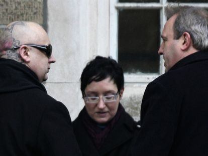El cantante británico Boy George, a la izquierda, el lunes a su llegada al juzgado de Londres.