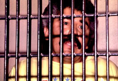 El narcotraficante mexicano Rafael Caro Quintero, tras las rejas, en una foto de archivo.