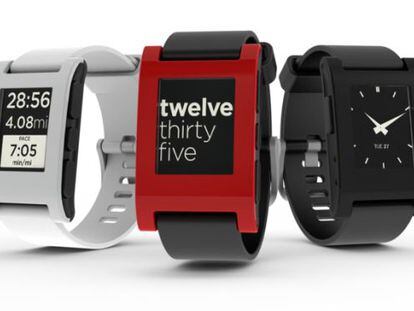 El reloj Pebble en varios colores.