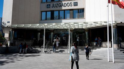 Vista del exterior de los Juzgados de la Plaza de Castilla en Madrid, el 17 de abril de 2023.