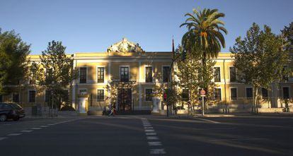 Acuartelamiento de la Borbolla, donde se encuentra el Archivo Militar Sur.