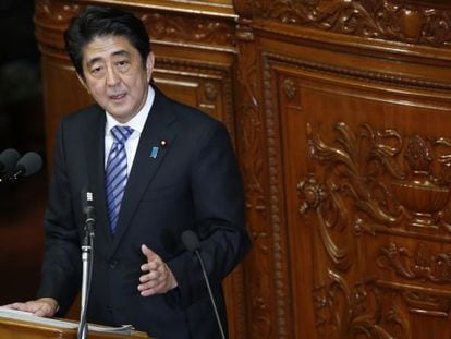 Abe ha impulsado medidas de est&iacute;mulo econ&oacute;mico pese a la elevada deuda p&uacute;blica.