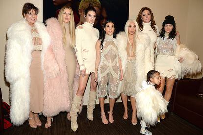 Kris Jenner 

Kim, Kourtney, Khloé, Rob, Kendall y Kylie. Pocas madres hay en el mundo más célebres que la líder del clan Kardashian, que junto a sus descendientes sostiene todo un imperio empresarial que ya ha convertido a la más pequeña, Kylie, en la millonaria más joven del mundo.