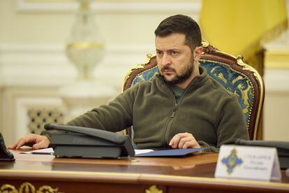 Volodímir Zelenski, en una reunión del Consejo de Seguridad de Ucrania, el viernes en Kiev.