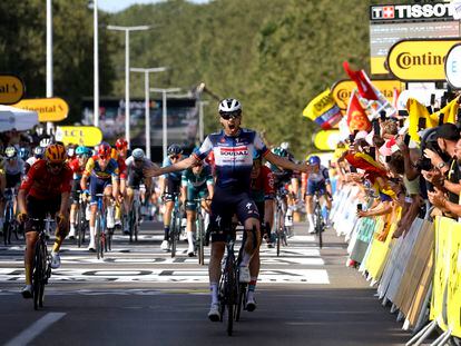 Kasper Asgreen tras cruzar la meta en la etapa 18 del Tour de Francia.