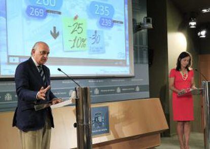 Jorge Fernández Díaz y María Seguí, hoy en rueda de prensa.