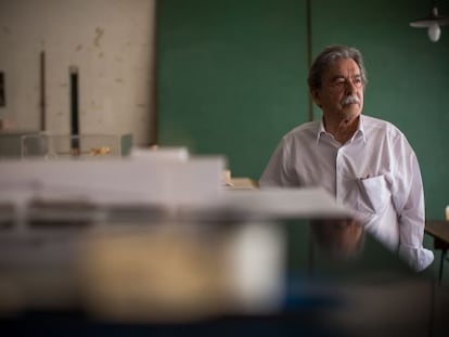 Paulo Mendes da Rocha, en su oficina en São Paulo, en 2015.