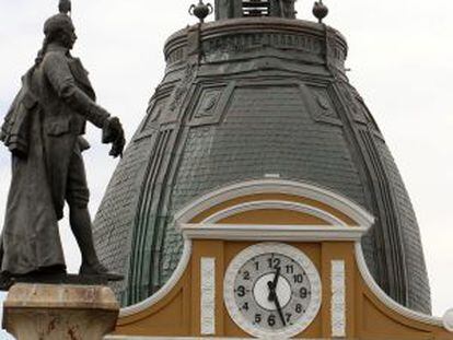 Reloj del Congreso en la plaza Murillo de La Paz.