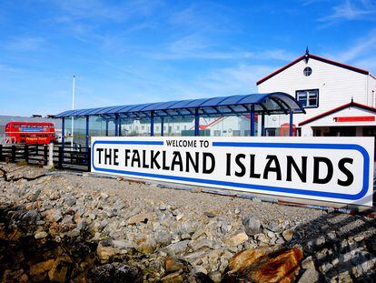La principal localidad de las islas Malvinas, Puerto Argentino (Stanley en inglés), en abril de 2016.