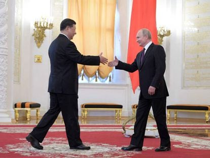 El presidente ruso, Vladímir Putin, recibe a su homólogo chino, Xi Jinping, en el Kremlin de Moscú, este miércoles.