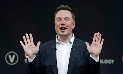 Elon Musk, dueño de Twitter, lanza una empresa de inteligencia artificial.