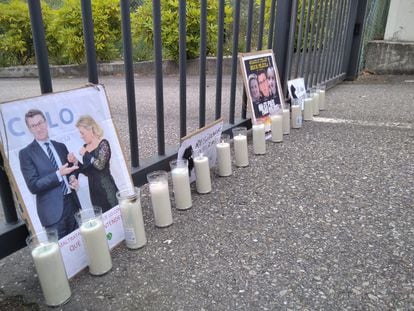 Protesta de familiares de víctimas de covid-19 ante la residencia DomusVi de Aldán.