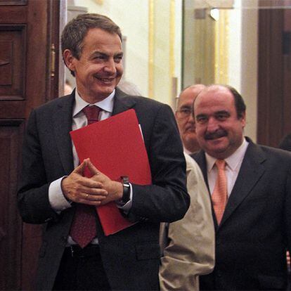 José Luis Rodríguez Zapatero a su entrada, ayer, en el Congreso de los Diputados.