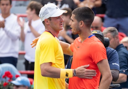 Alcaraz felicita a Paul por el triunfo en el Masters de Canadá.