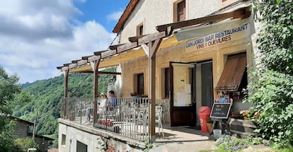 La terrassa de Can Jordi, a Espinavell (Ripollès).